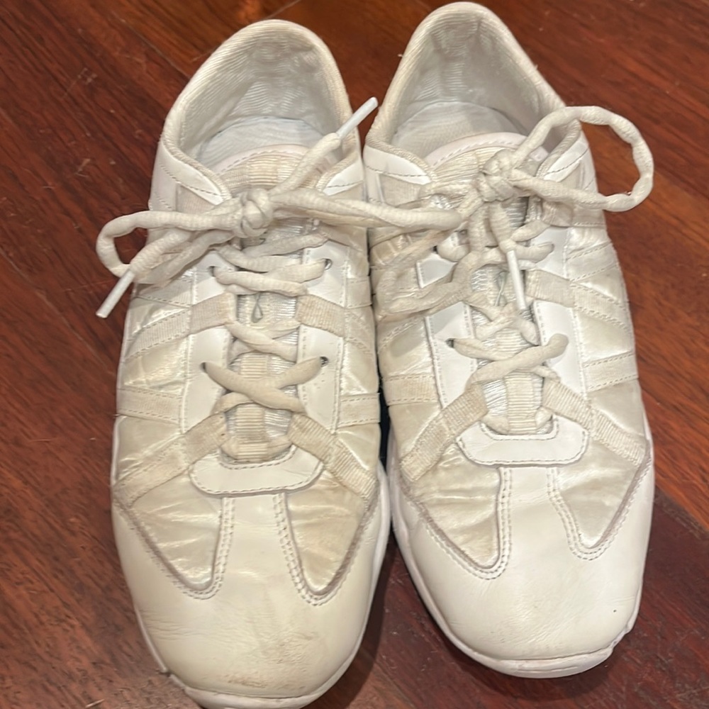 Infinity Cheer shoes size 8.5.